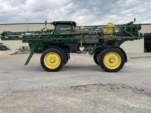 Image of John Deere R4038 equipment image 1