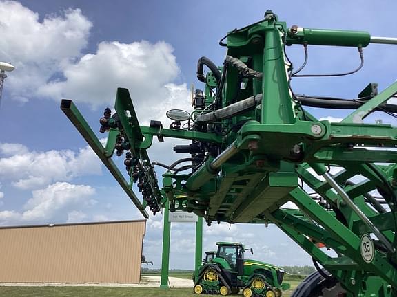 Image of John Deere R4038 equipment image 3