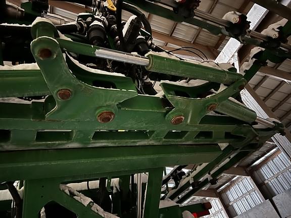 Image of John Deere R4038 equipment image 4