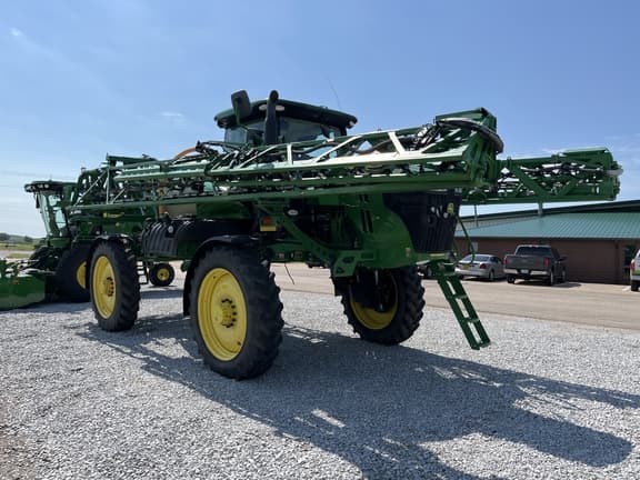 Image of John Deere R4038 equipment image 1