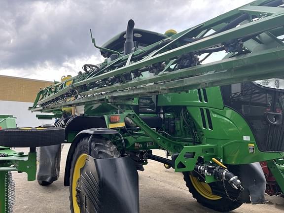 Image of John Deere R4038 equipment image 4