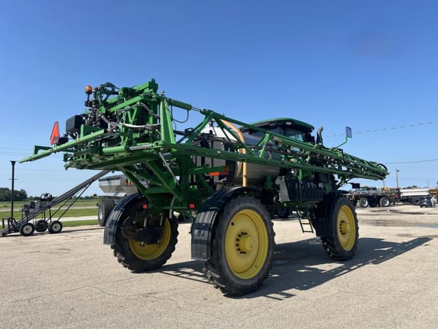 Image of John Deere R4038 equipment image 4