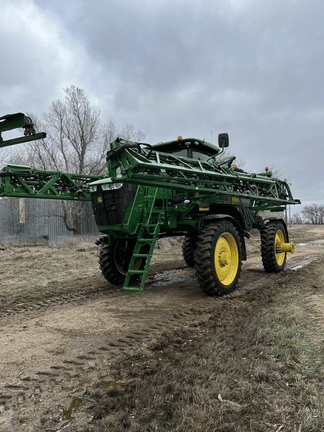 Main image John Deere R4044