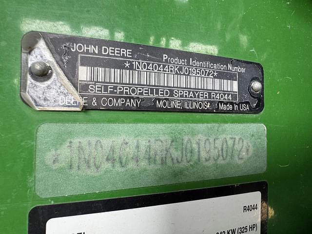 Image of John Deere R4044 equipment image 2