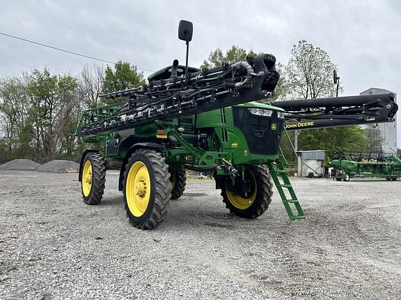 Image of John Deere R4044 equipment image 2