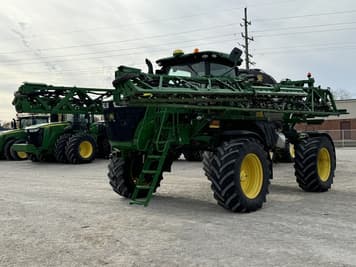 Main image John Deere R4044