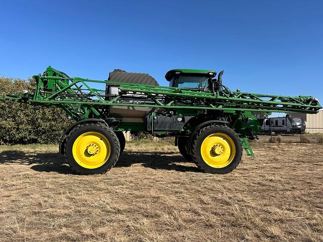 Image of John Deere R4044 equipment image 1