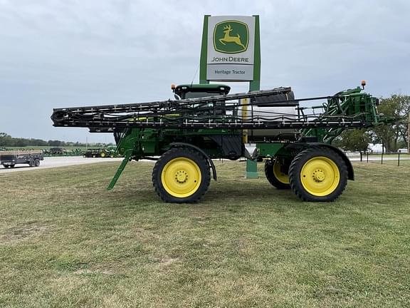 Image of John Deere R4044 equipment image 1