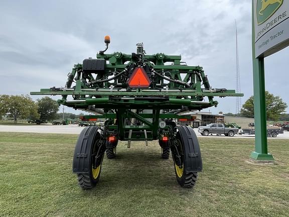 Image of John Deere R4044 equipment image 3