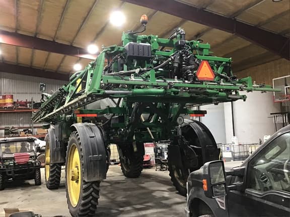 Image of John Deere R4044 equipment image 1