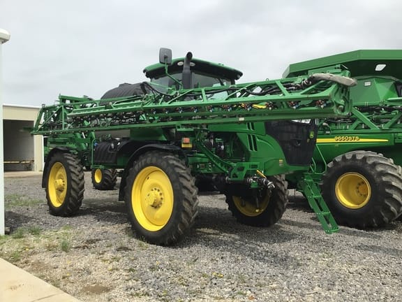 Main image John Deere R4044