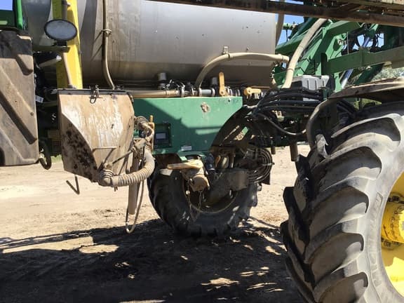 Image of John Deere R4044 equipment image 3