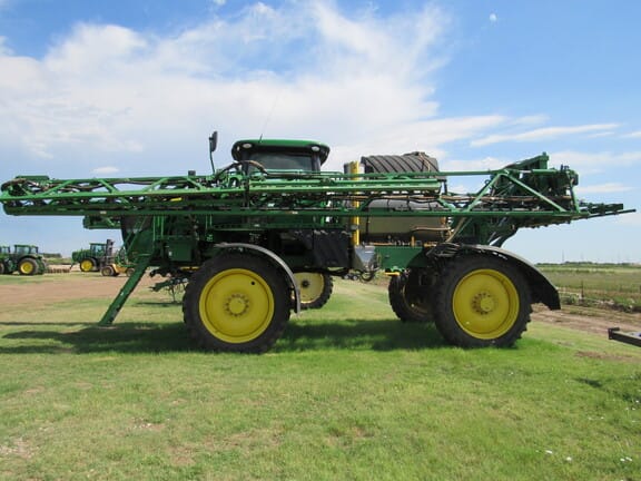 Main image John Deere R4044