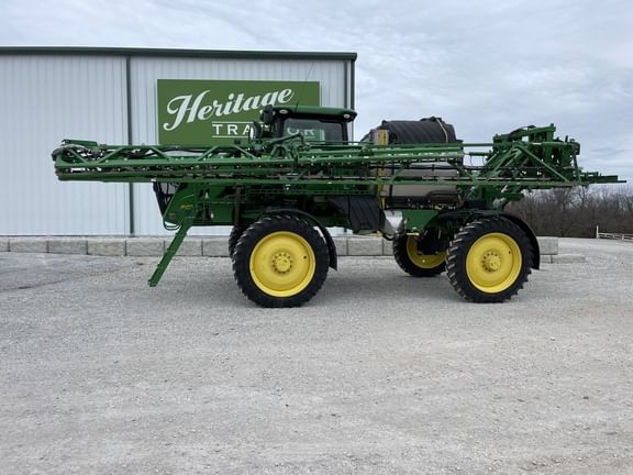 Main image John Deere R4044