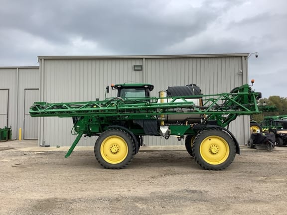 Main image John Deere R4044