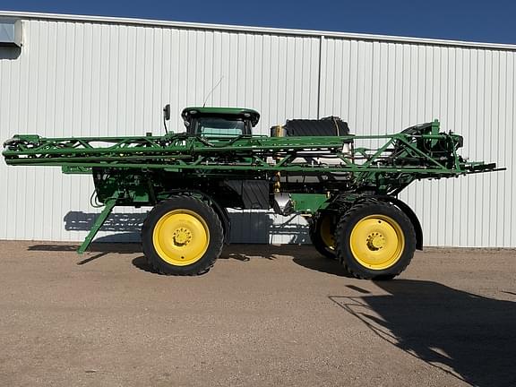 Image of John Deere R4044 equipment image 1