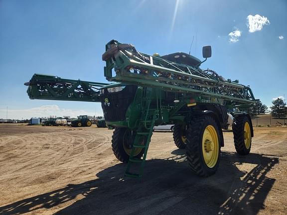 Image of John Deere R4044 equipment image 3