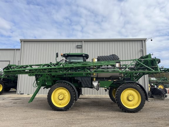 Main image John Deere R4044