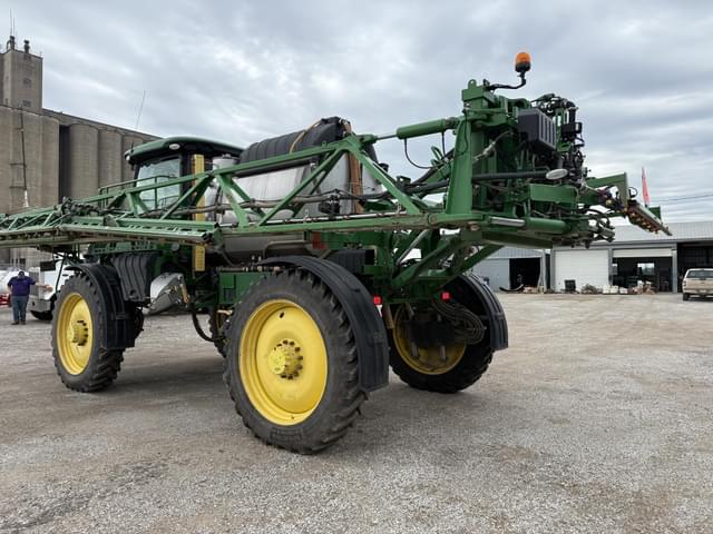 Image of John Deere R4044 equipment image 4