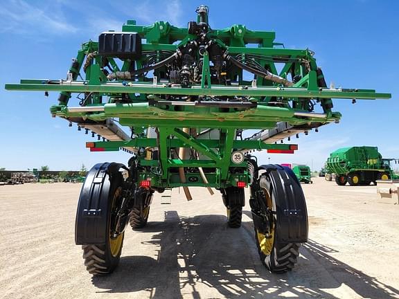 Image of John Deere R4044 equipment image 3
