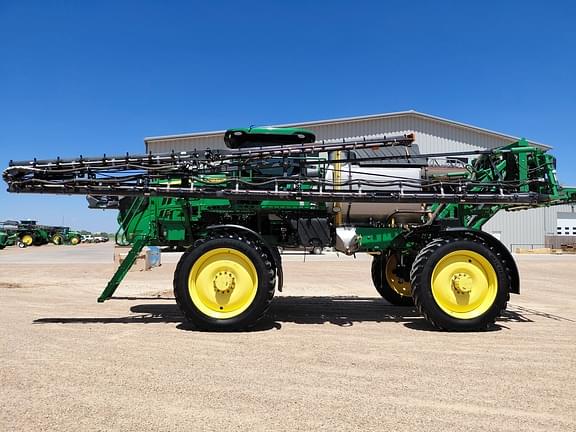 Image of John Deere R4044 equipment image 1