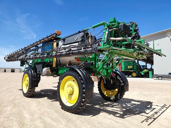 Image of John Deere R4044 equipment image 2