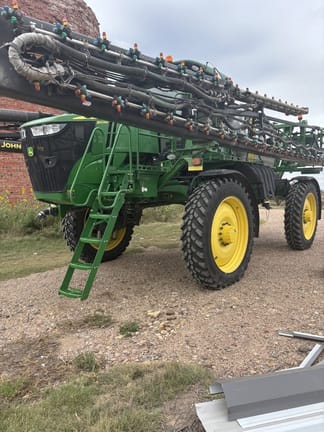 2019 John Deere R4044 Equipment Image0