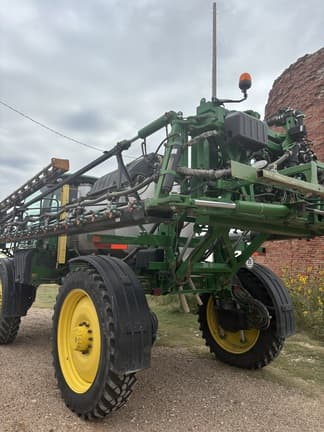 Image of John Deere R4044 equipment image 3