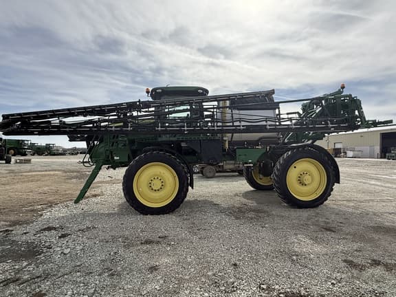 Image of John Deere R4044 equipment image 4