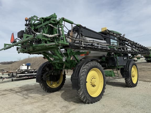 Image of John Deere R4044 equipment image 3