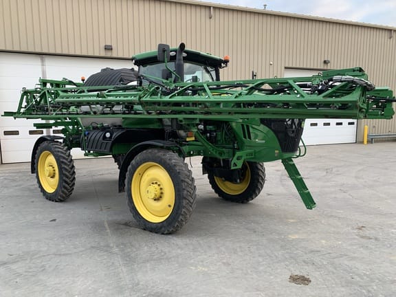 2019 John Deere R4044 Equipment Image0