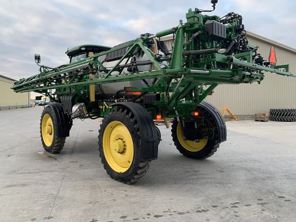 Image of John Deere R4044 equipment image 4