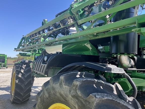Image of John Deere R4044 equipment image 4