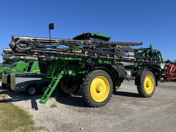 2019 John Deere R4044 Equipment Image0