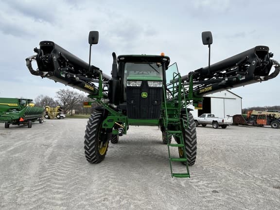 Image of John Deere R4044 equipment image 3
