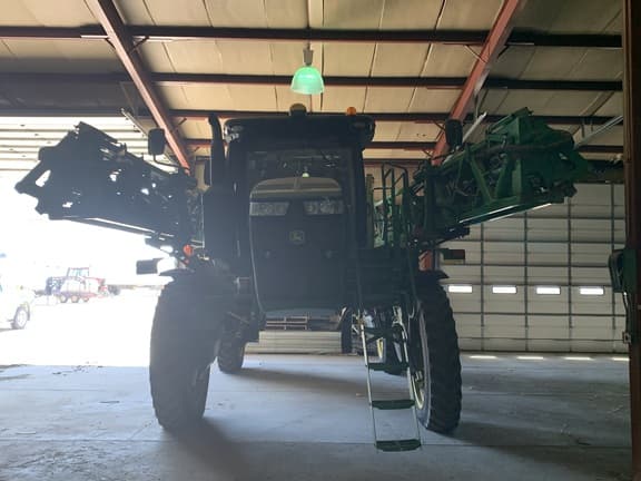 Image of John Deere R4044 equipment image 2