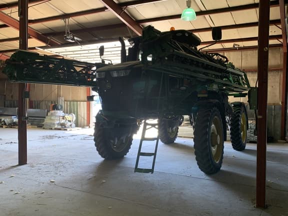 Image of John Deere R4044 equipment image 3