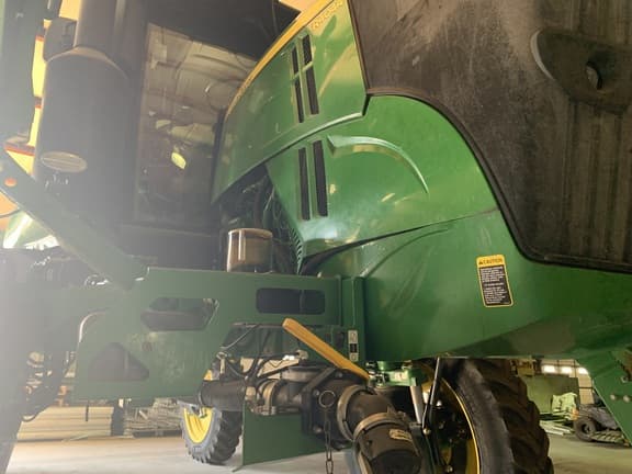Image of John Deere R4044 equipment image 1
