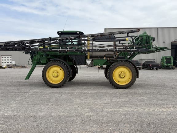 Image of John Deere R4044 equipment image 1