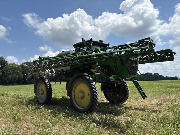 Image of John Deere R4044 equipment image 1