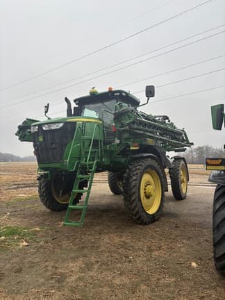 Image of John Deere R4044 equipment image 1
