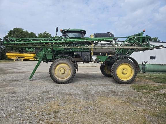 Image of John Deere R4044 equipment image 1