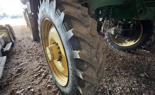 Image of John Deere R4044 equipment image 3