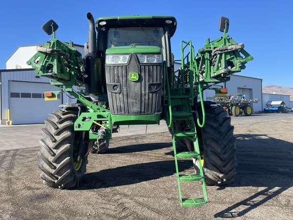 Image of John Deere R4044 equipment image 1