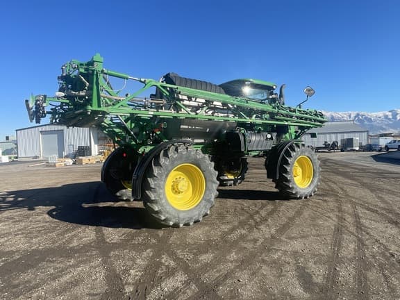 Image of John Deere R4044 equipment image 4