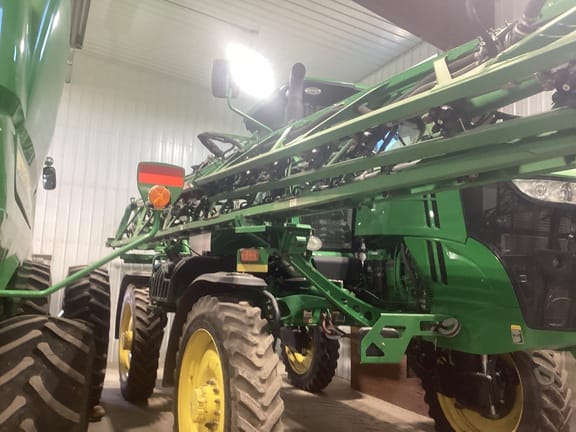 2019 John Deere R4044 Equipment Image0