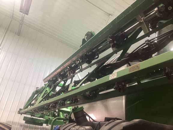 Image of John Deere R4044 equipment image 4