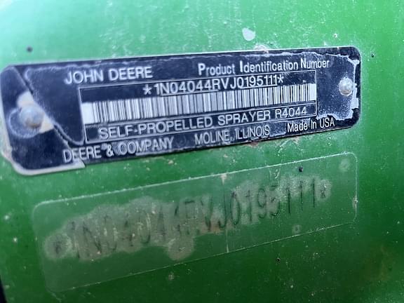 Image of John Deere R4044 equipment image 2