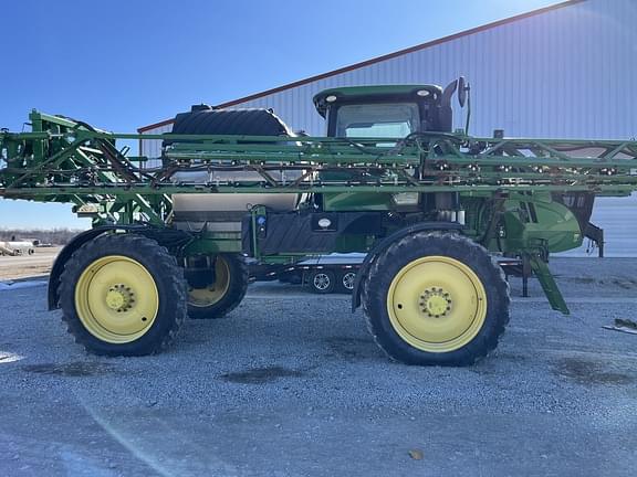 Image of John Deere R4044 equipment image 1