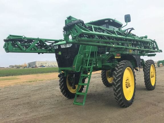 Main image John Deere R4044